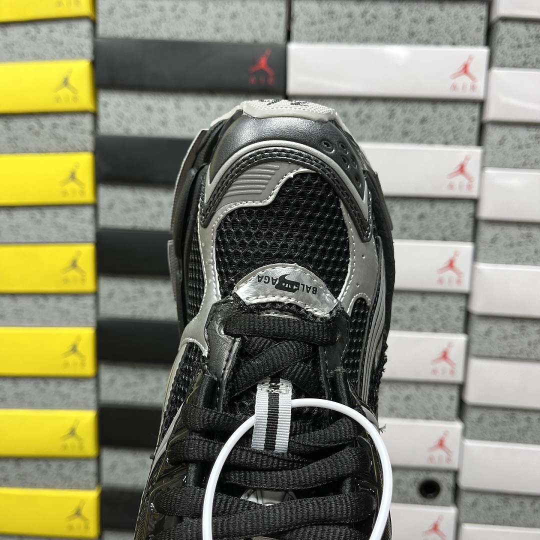 Balenciaga BLCG Runner 7.5 - Image 5