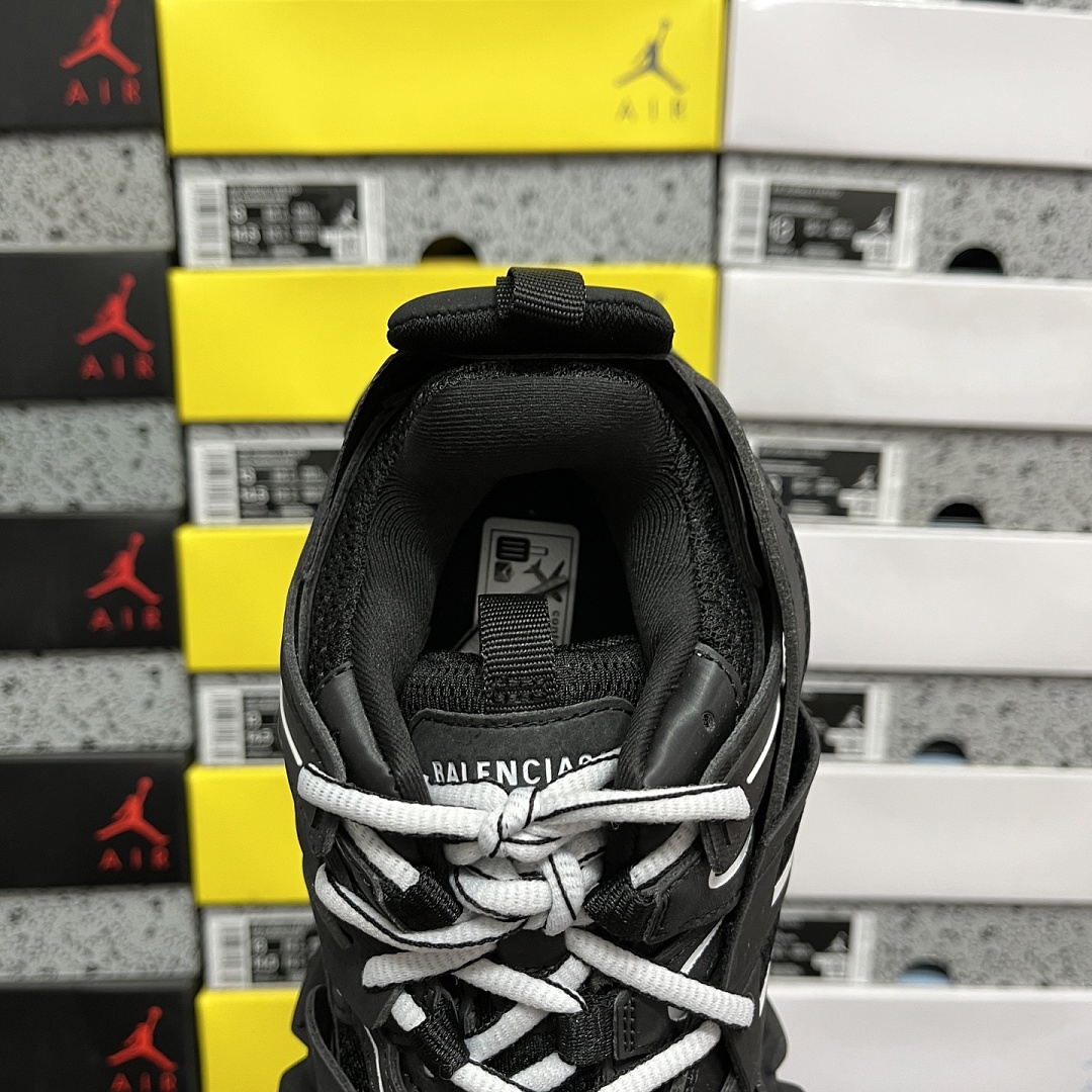 Balenciaga BLCG Track 3.0 Black White LED - Image 5