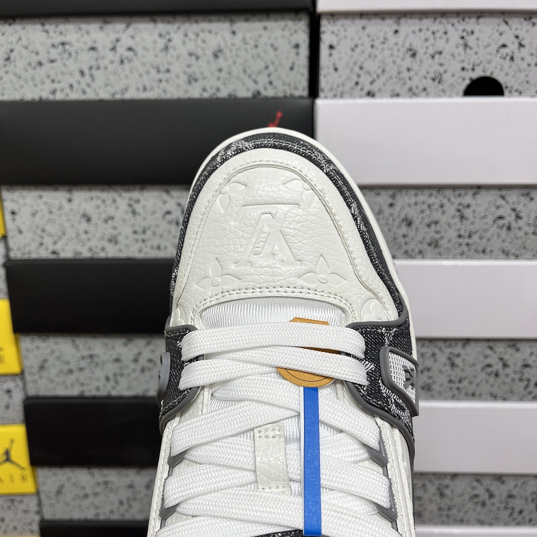 Louis Vuitton Trainer - Image 5