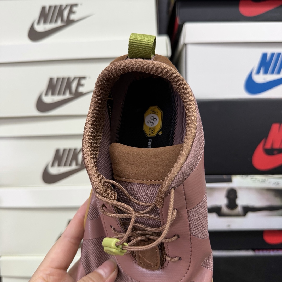Suicoke Finger Chukka Boot S20MLC1 Pink Brown Straps - Image 6