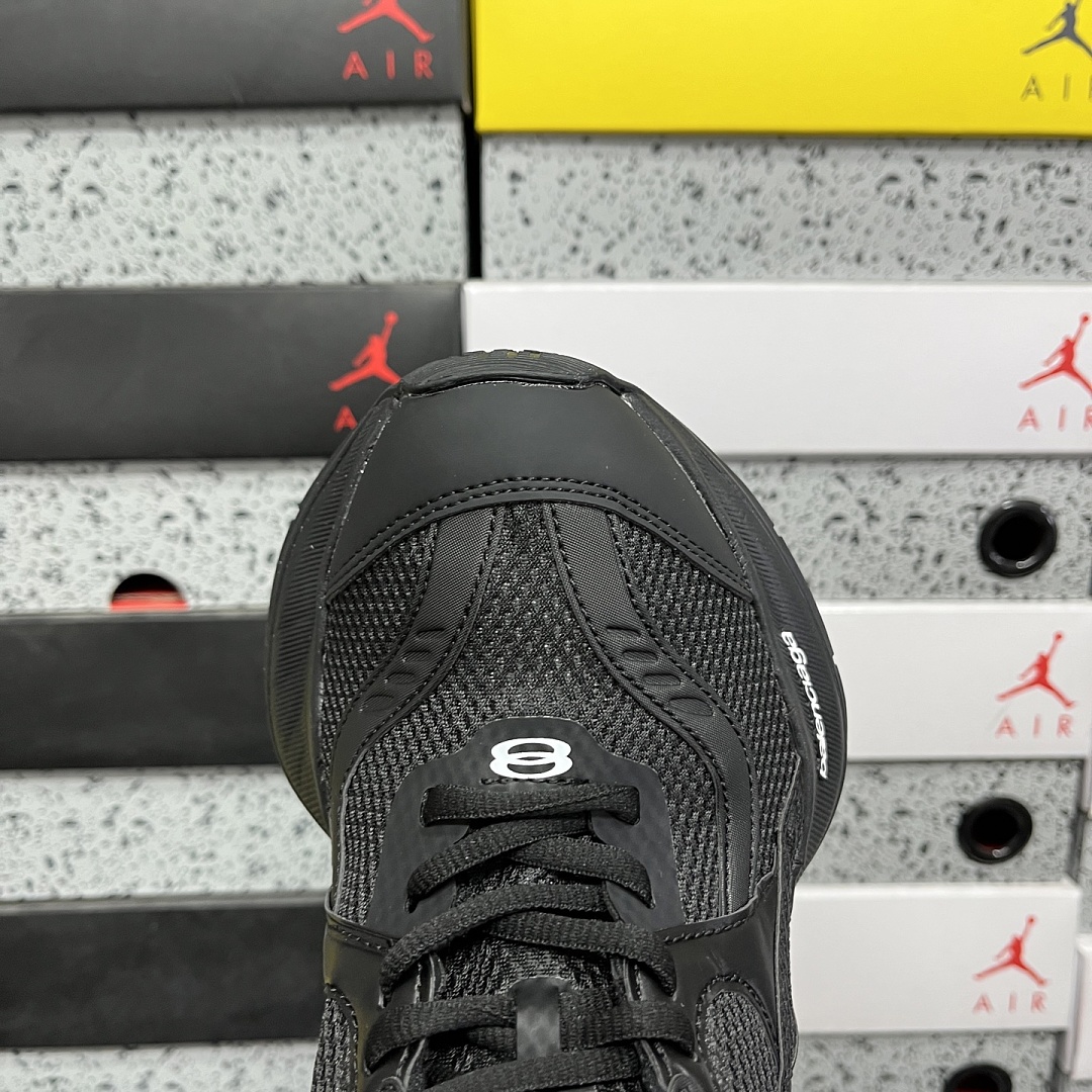 Balenciaga Circuit - Image 40