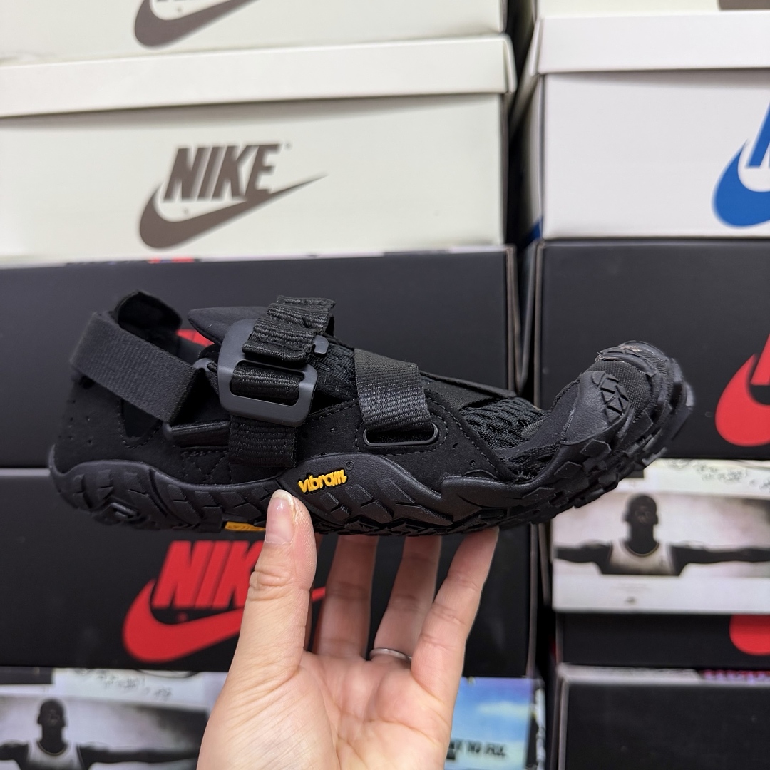 Suicoke Finger Chukka Boot - Image 9