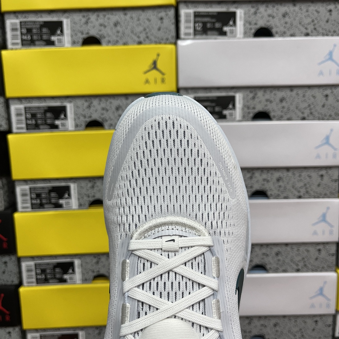 Nike Zoom Vomero - Image 6