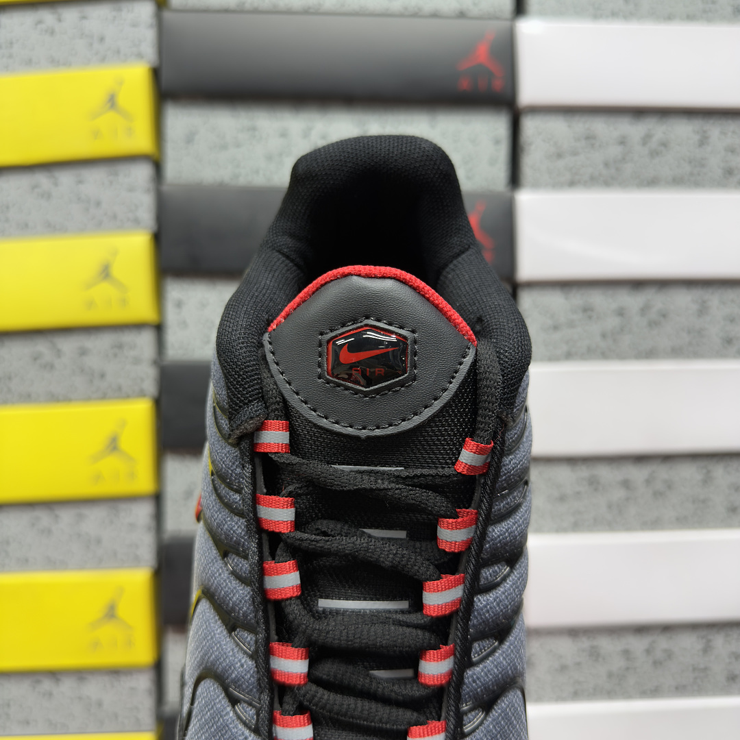 Nike Air Max Plus Black Gradient (Red) - Image 2