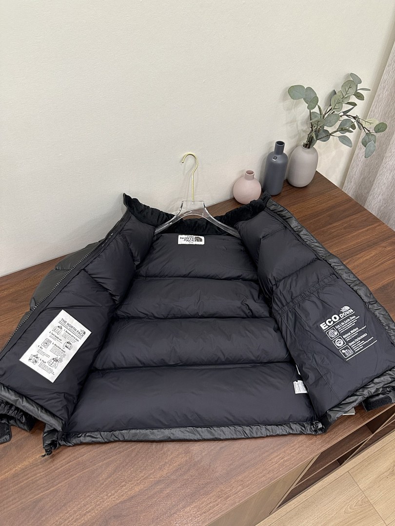 Chanel The North Face White Label Novelty Nuptse Down Jacket (Asia Sizing) - Image 10