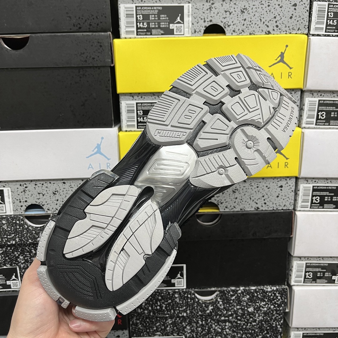 Balenciaga BLCG Runner 7.5 - Image 8