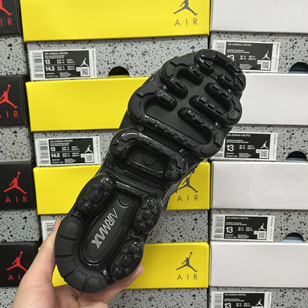 Nike Air VaporMax Plus Aluminum - Image 7