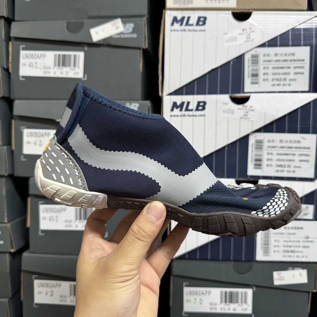 Suicoke Finger Chukka Boot S20MLC1 Navy High Top - Image 4