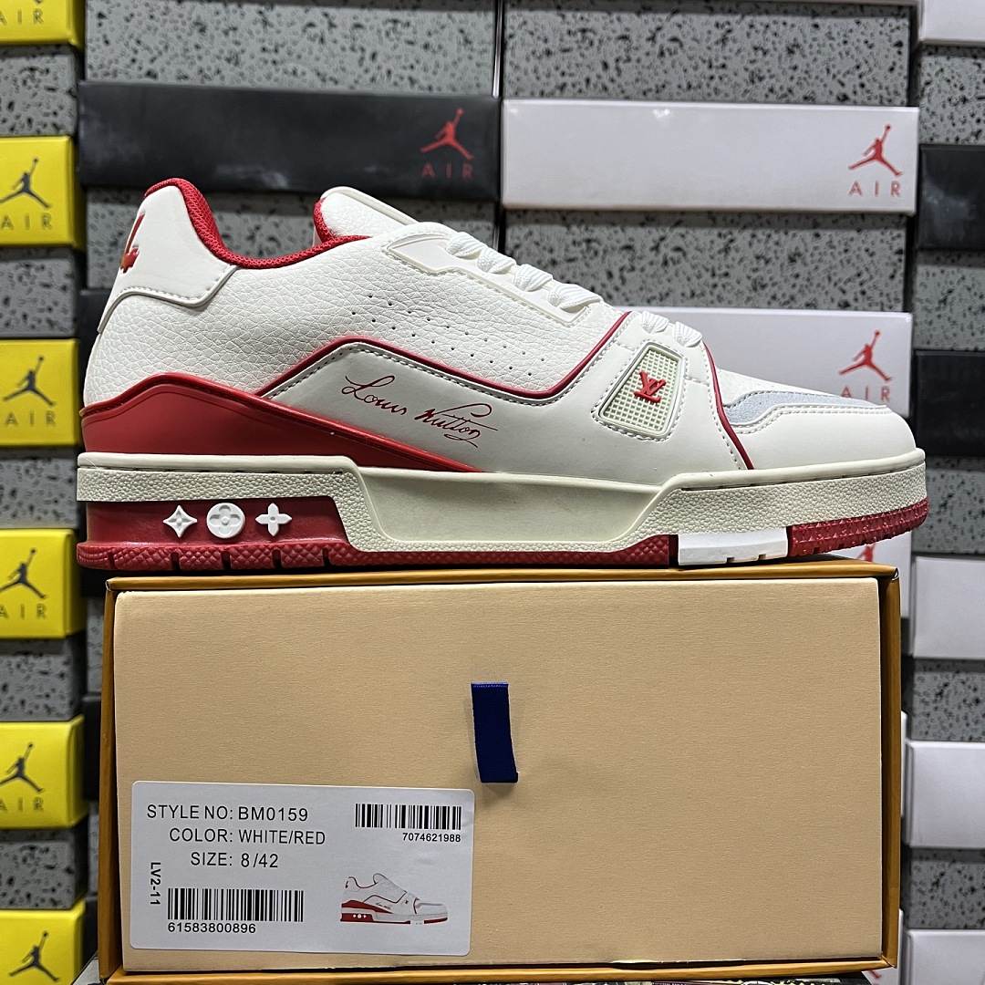 Louis Vuitton Trainer V2-11