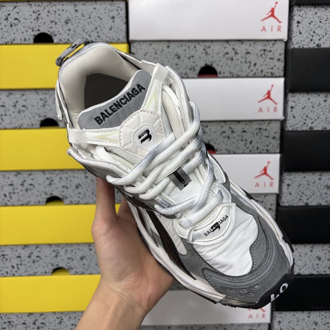 Balenciaga Runner LED 7 Gen - Image 10
