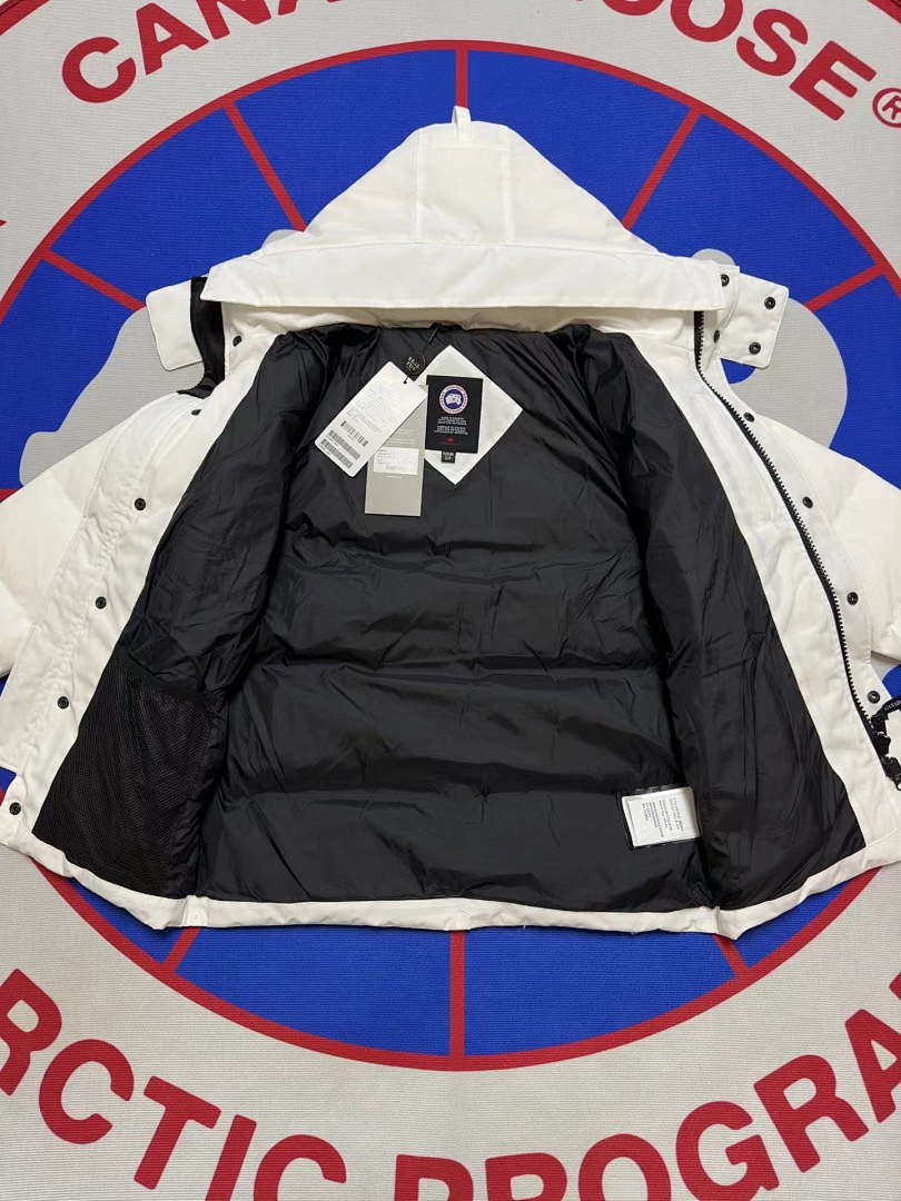 Canada Goose Wyndham Parka - Image 103