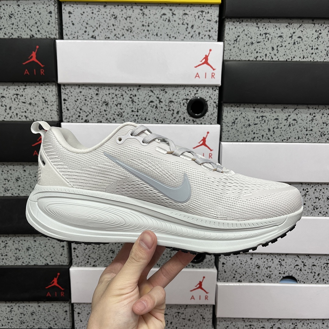 Nike Zoom Vomero - Image 4