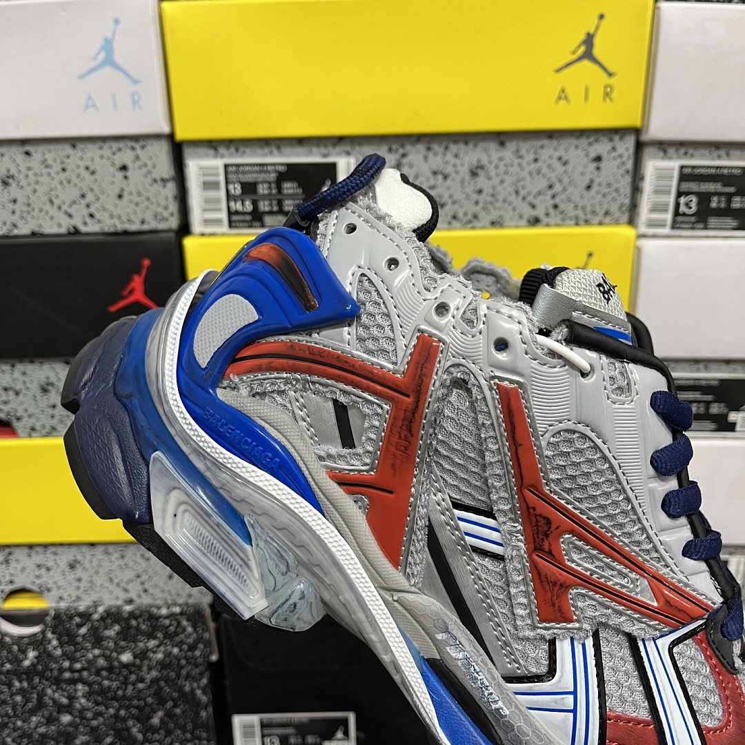 Balenciaga BLCG Runner 7.0 - Image 10