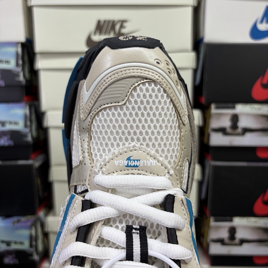 Balenciaga BLCG Runner7.0 - Image 117