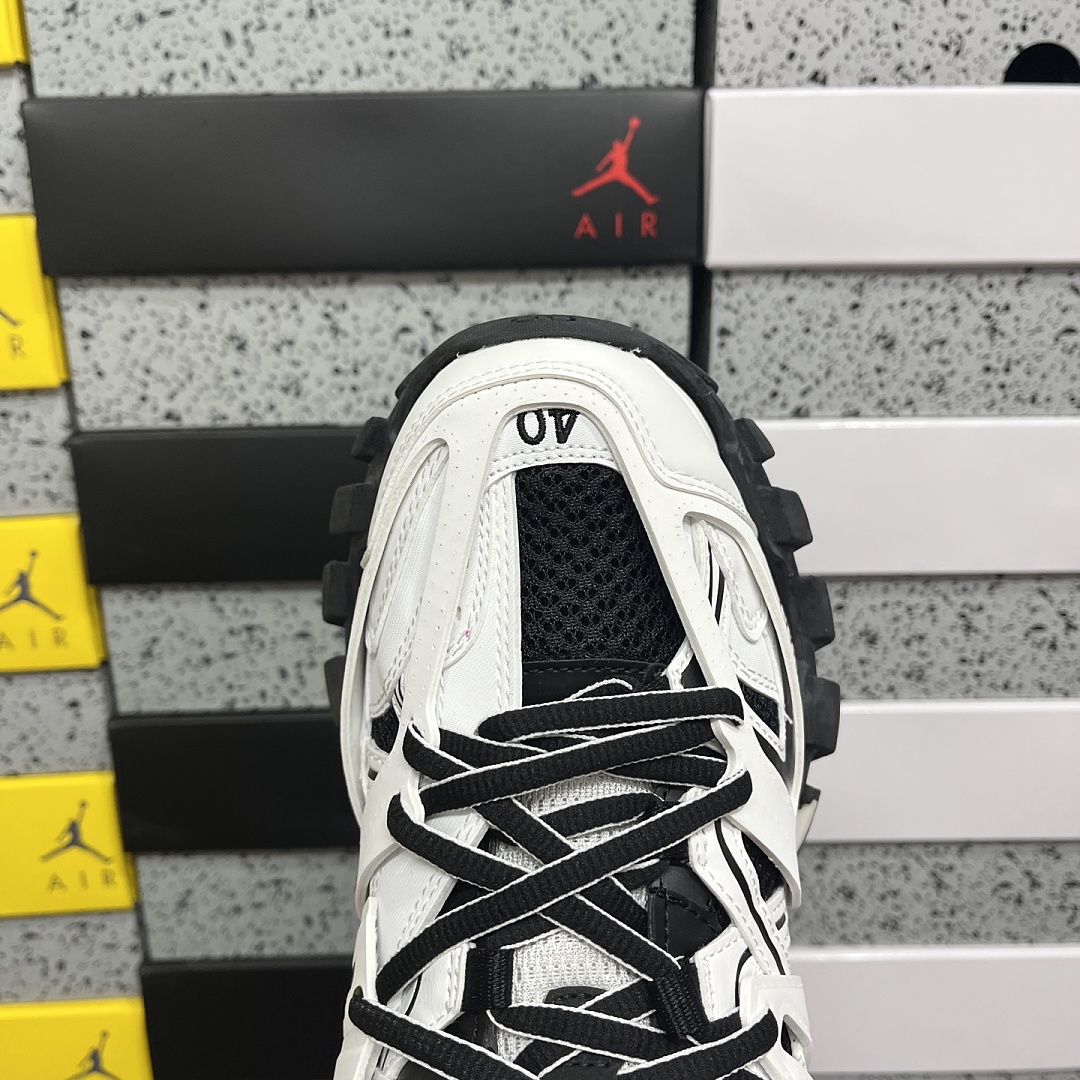 Balenciaga Track - Image 6