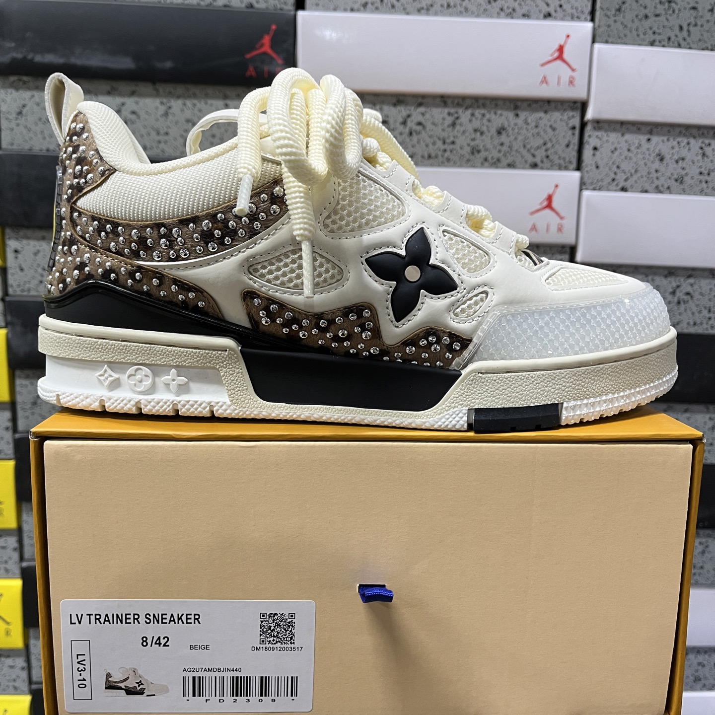 Louis Vuitton Skate Sneaker V3-10 - Image 10