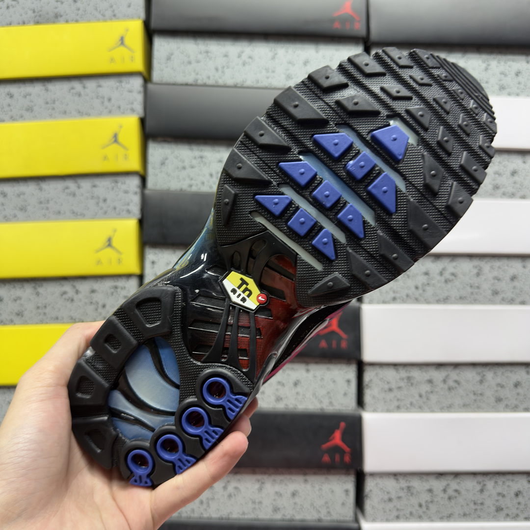 Nike Air Max Plus - Image 8
