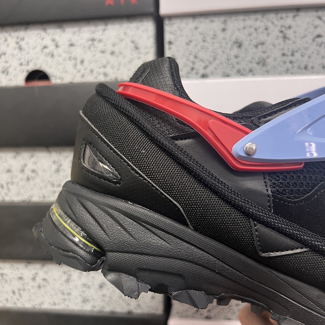 On Running Response Trail 2 Raf Simons Core (Black Bright Blue) - Image 7