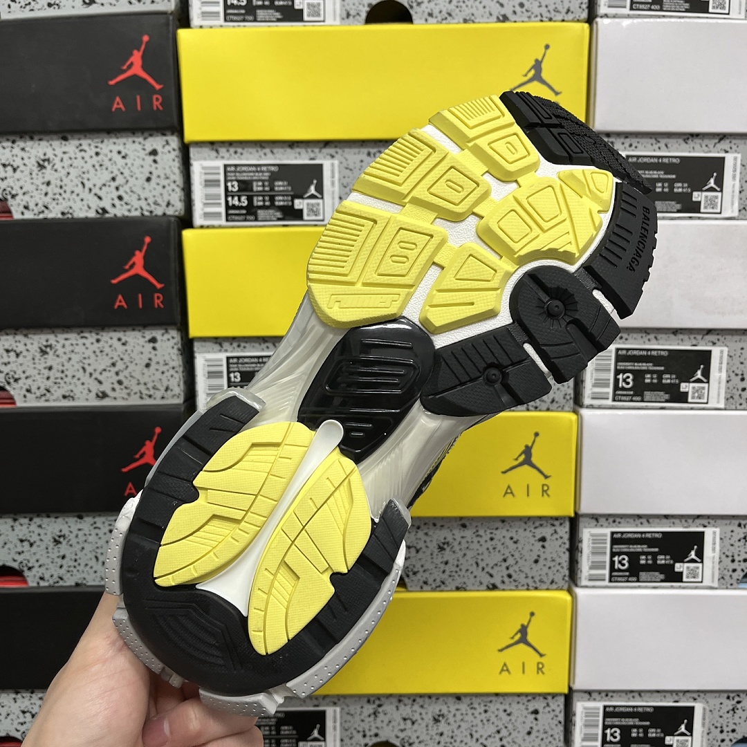 Balenciaga BLCG Runner 7.5 - Image 9