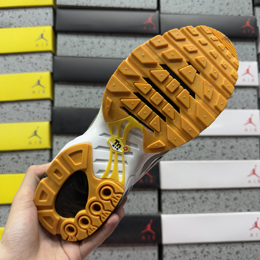Nike Air Max Plus - Image 7