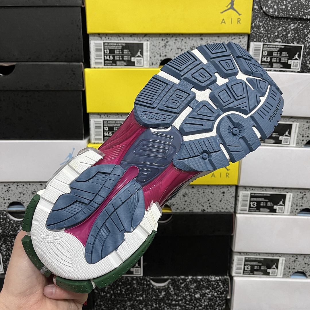 Balenciaga BLCG Runner 7.5 - Image 10