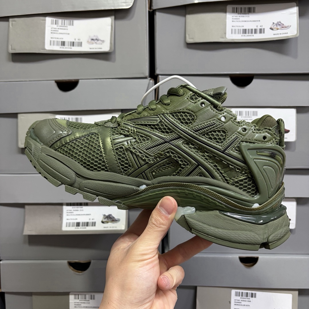 Balenciaga BLCG Runner7.0 - Image 104