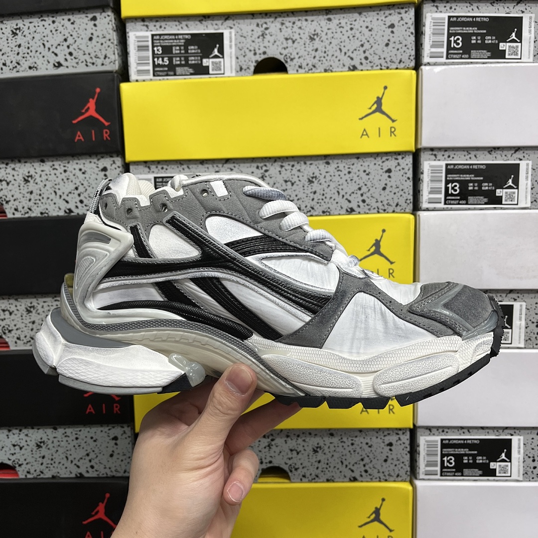 Balenciaga BLCG Runner 7.5 - Image 6