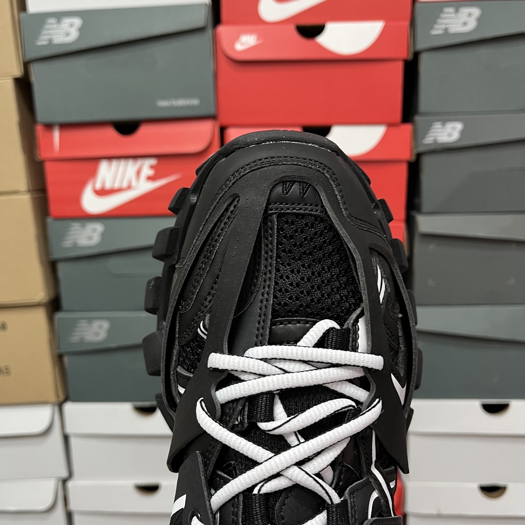 Balenciaga BLCG Track - Image 10