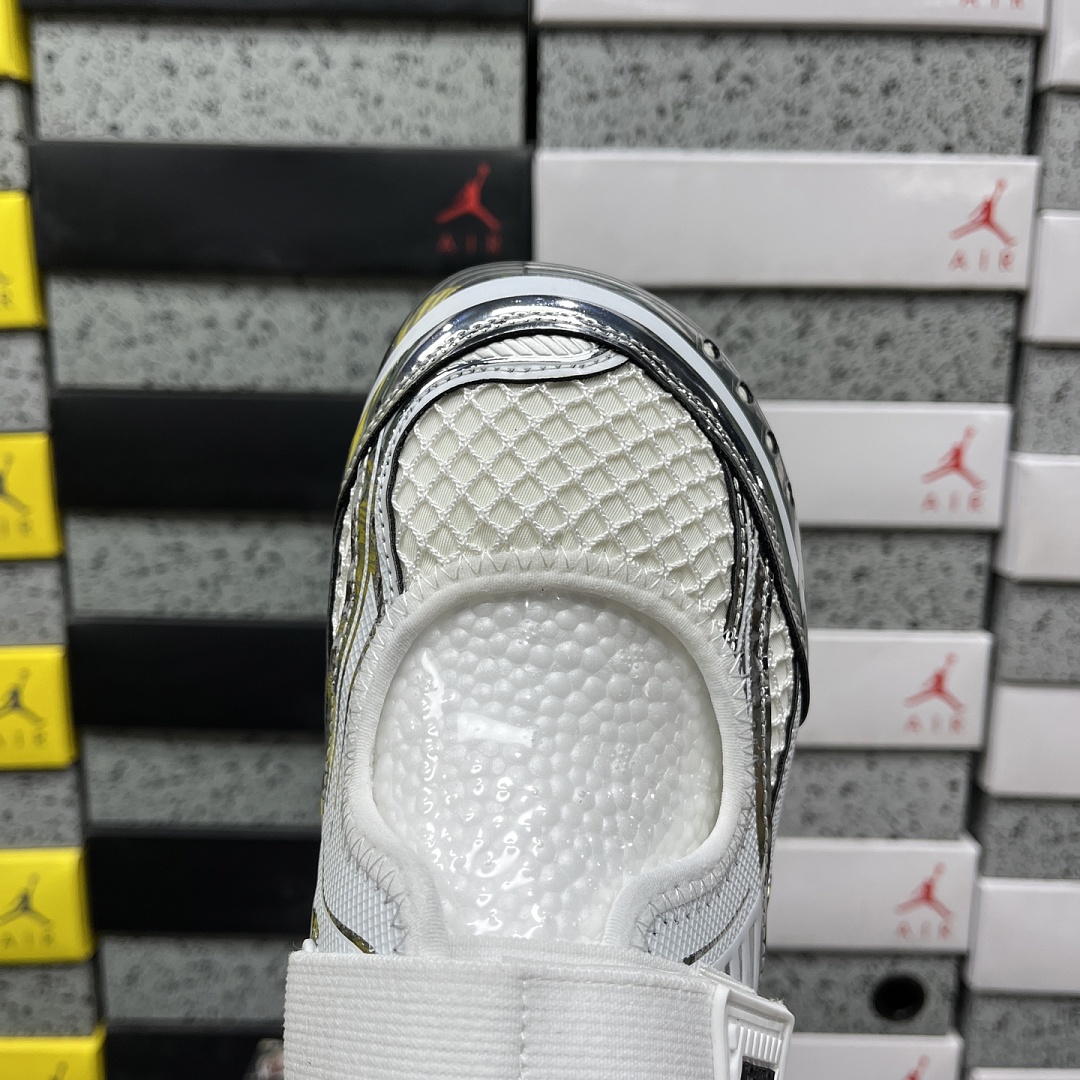 Bottega Veneta Orbit Surf Vapor - Image 3