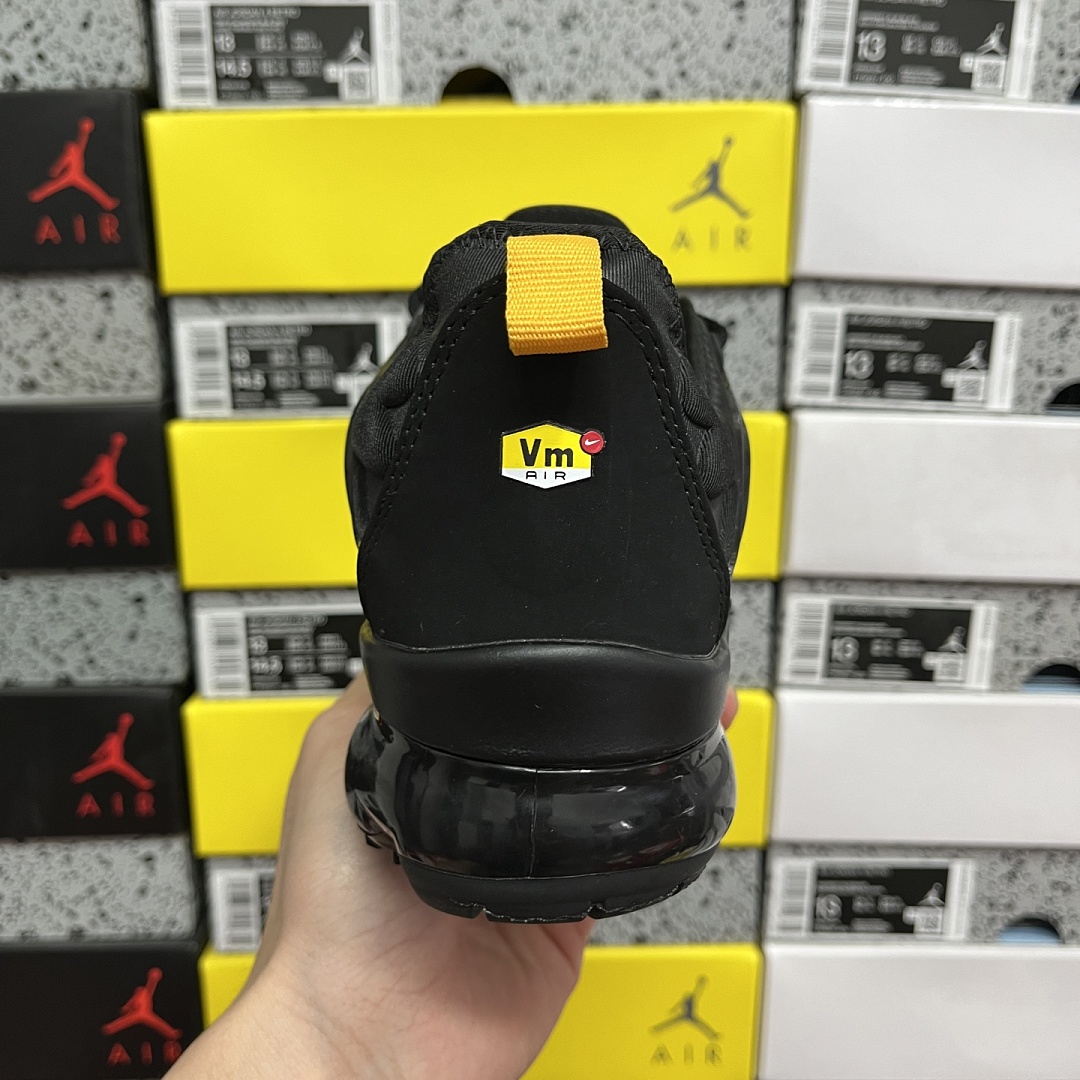 Nike Air VaporMax Plus - Image 9