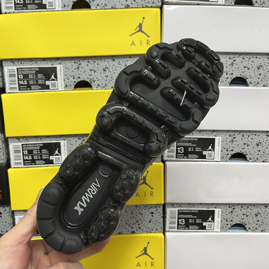 Nike Air VaporMax Plus - Image 6