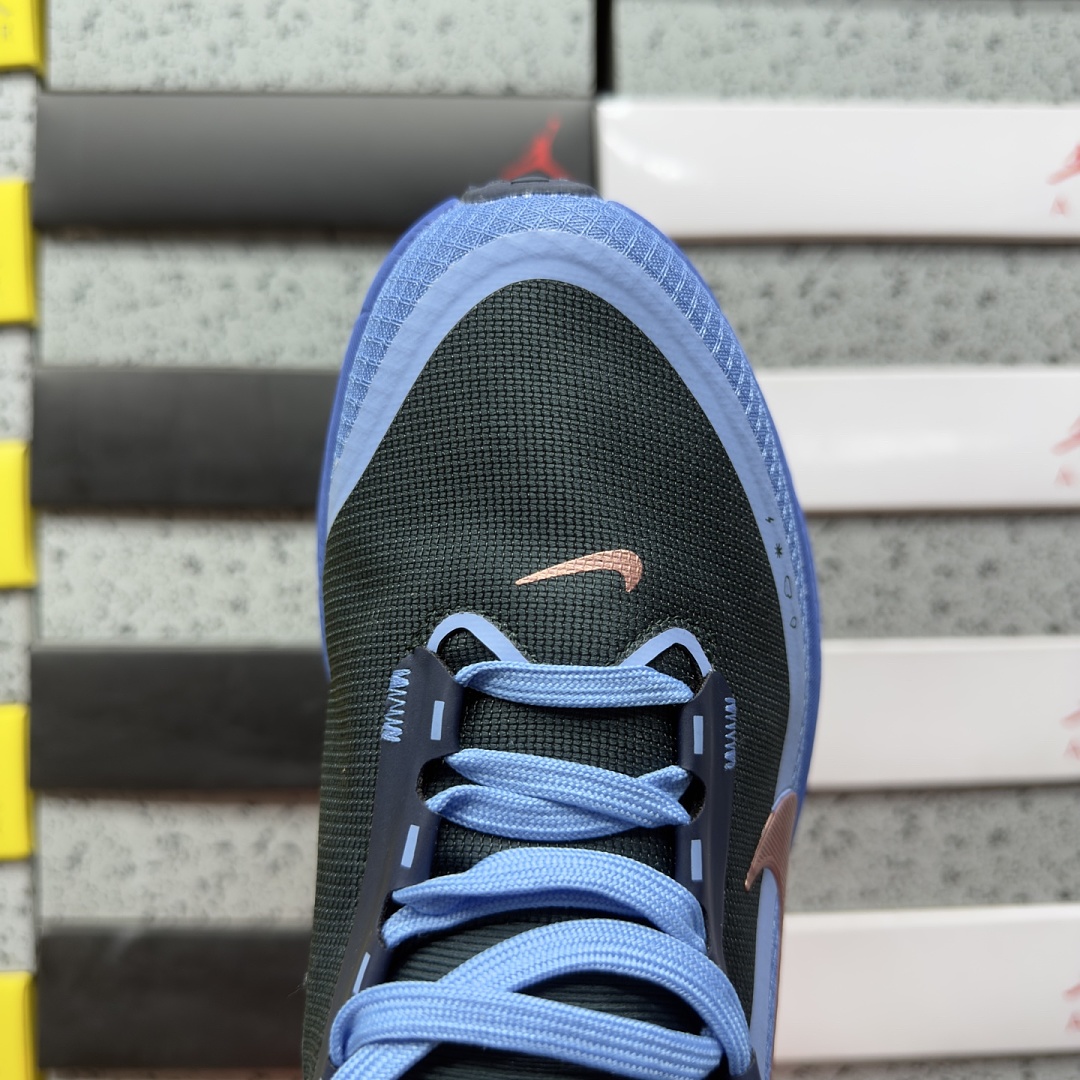 Nike Vomero - Image 4