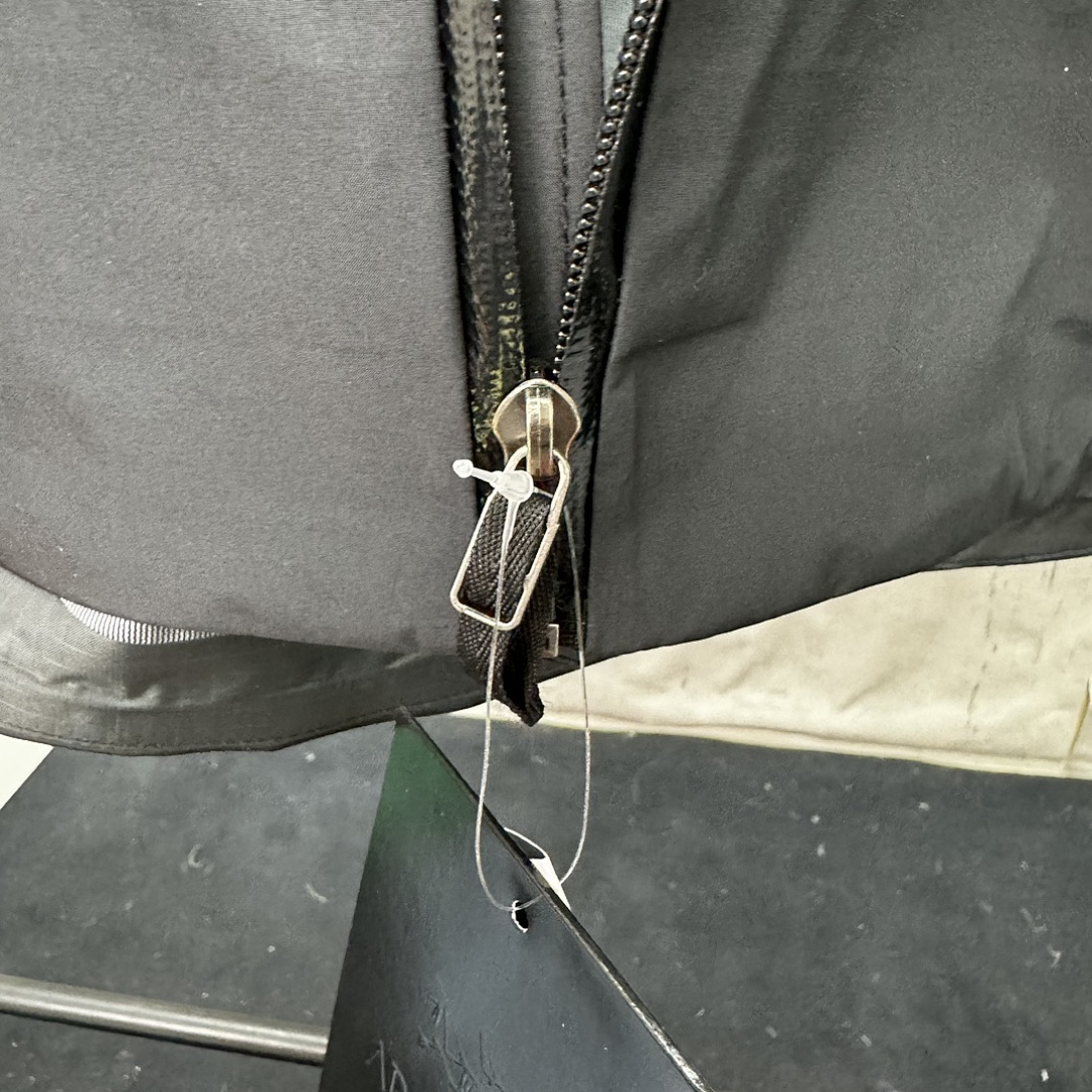 Arc'teryx Beta LT Jacket (Black) - Image 15