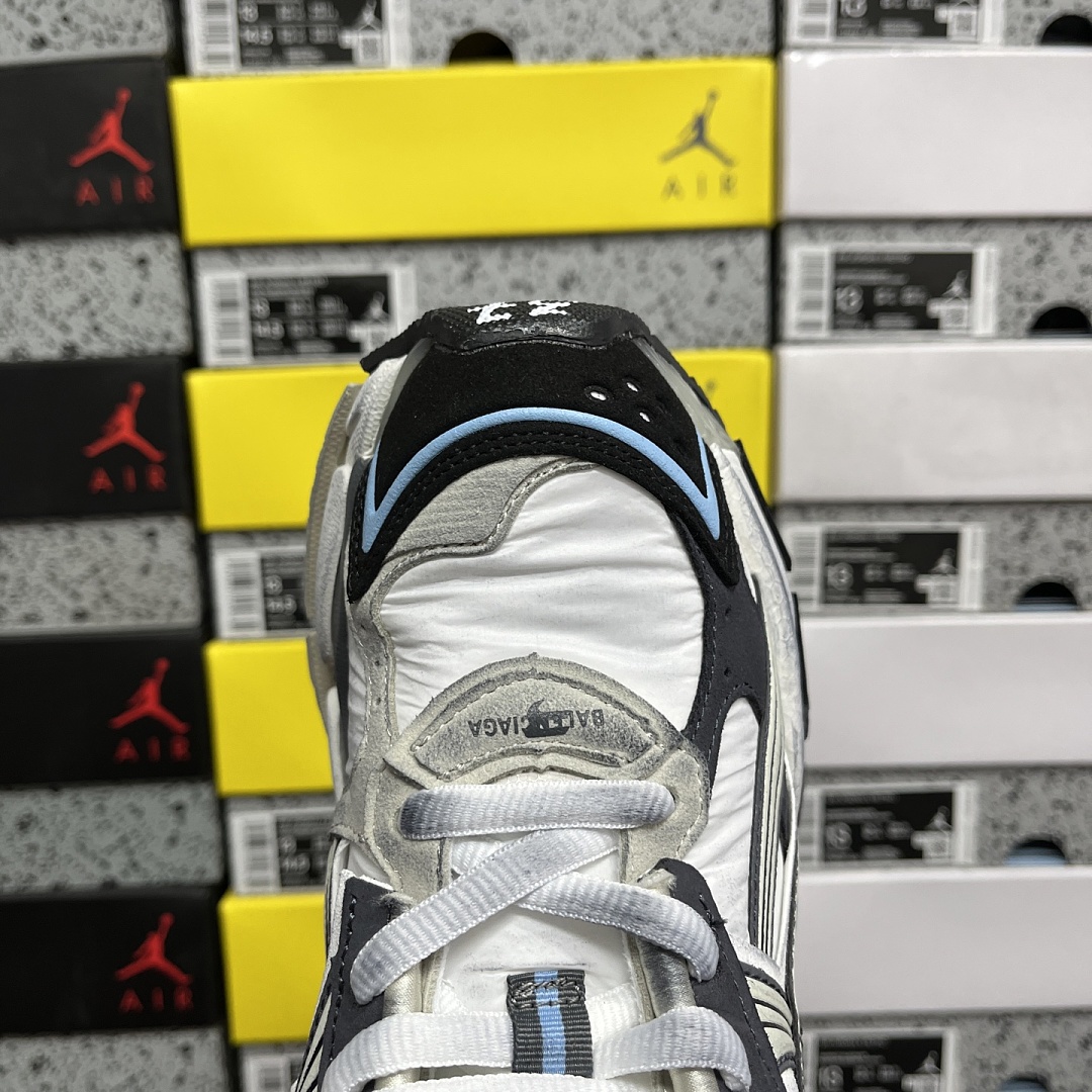 Balenciaga BLCG Runner 7.5 - Image 8
