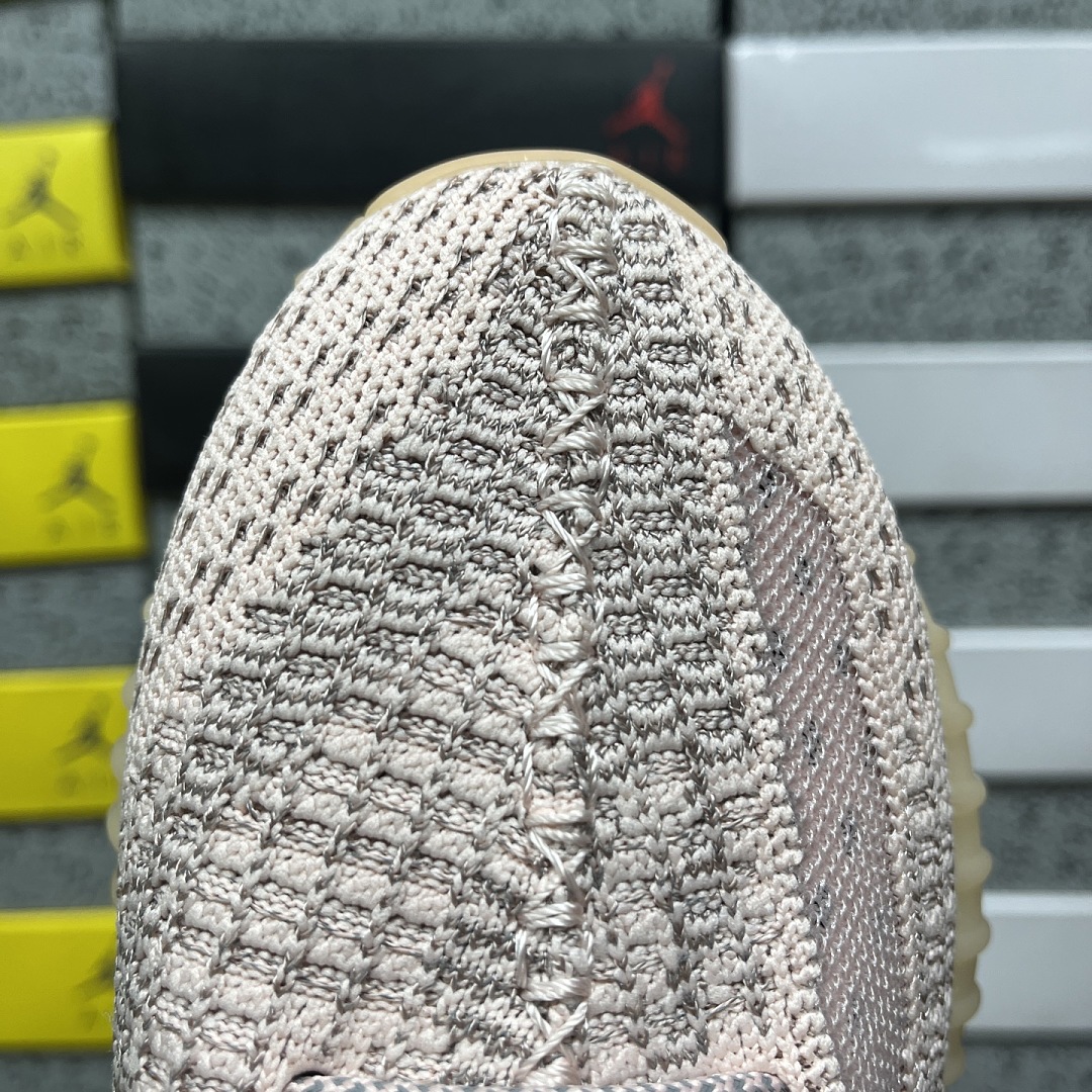 Adidas Yeezy Boost 350 V2 - Image 2