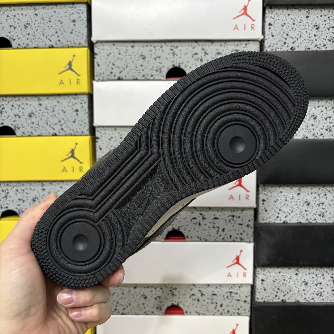 Louis Vuitton By Virgil Abloh - Image 6