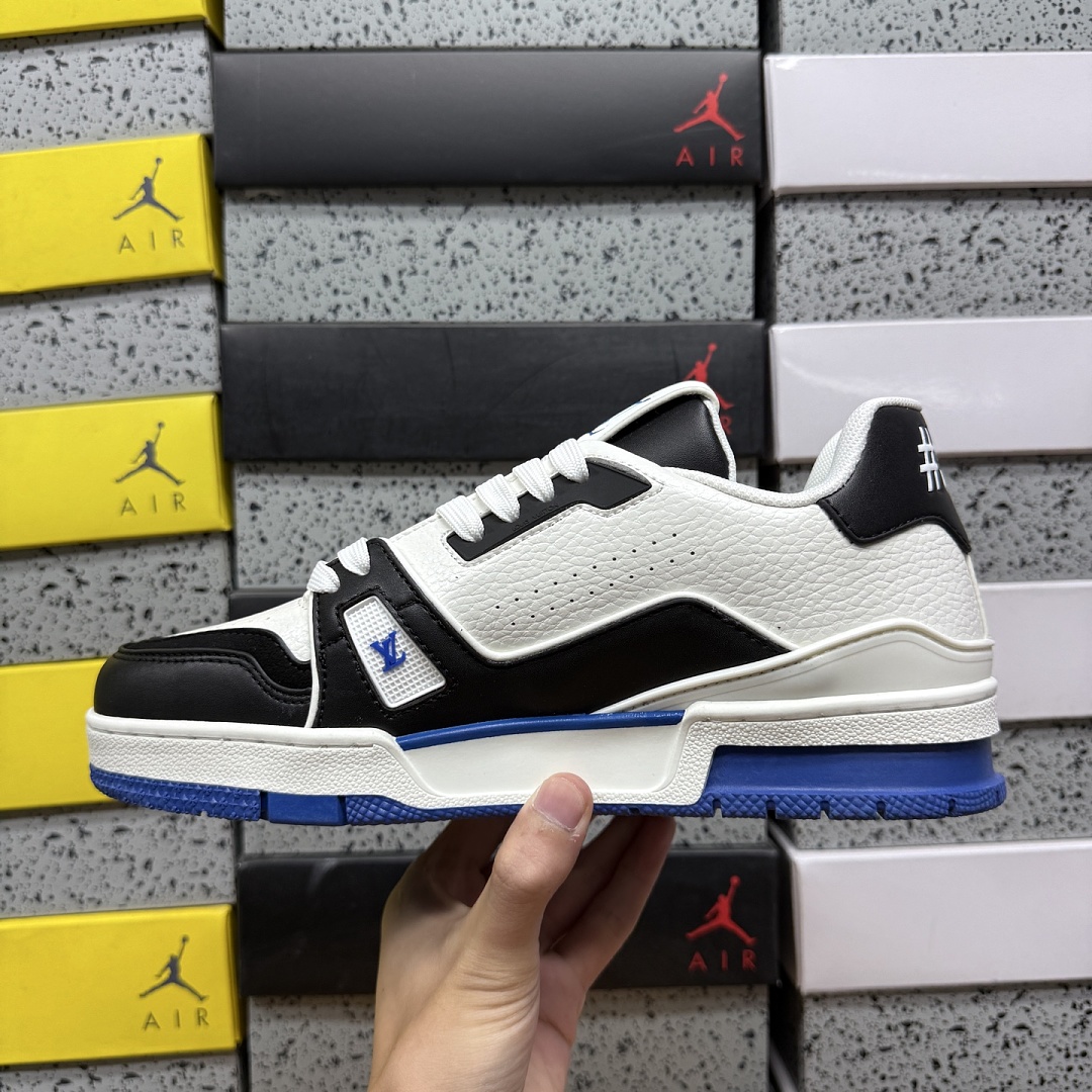 Louis Vuitton Trainer V2-17 - Image 7