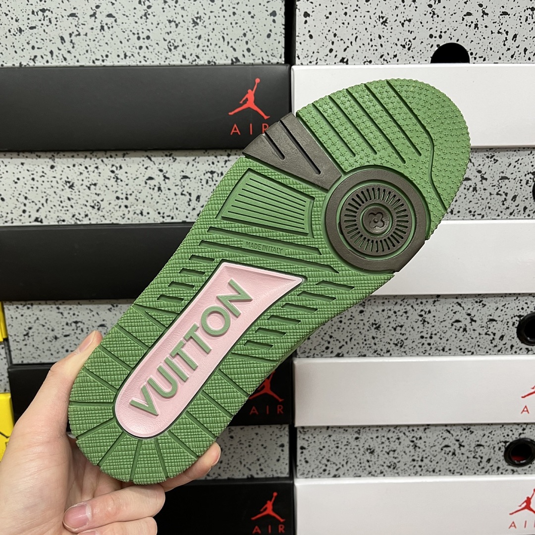 Louis Vuitton Trainer - Image 8