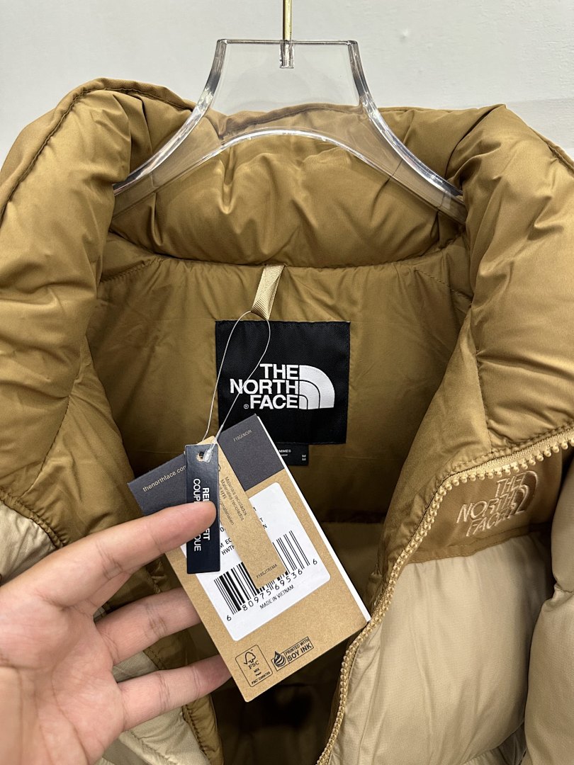 Chanel The North Face 1996 Retro Nuptse 700 Fill Packable Jacket - Image 83