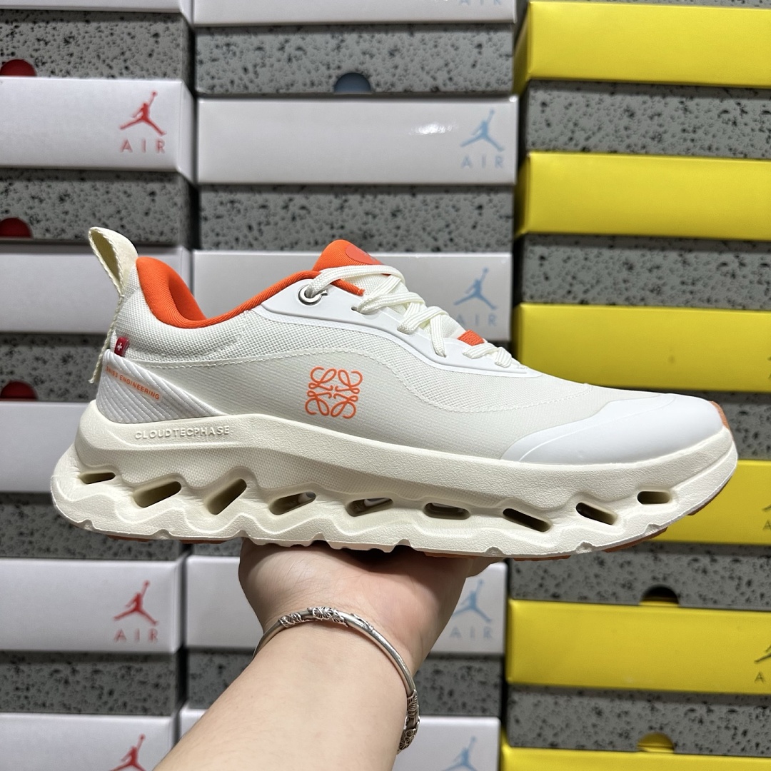 On Running Running Cloudtilt 2 LOEWE White Orange 3ME10691562 - Image 5
