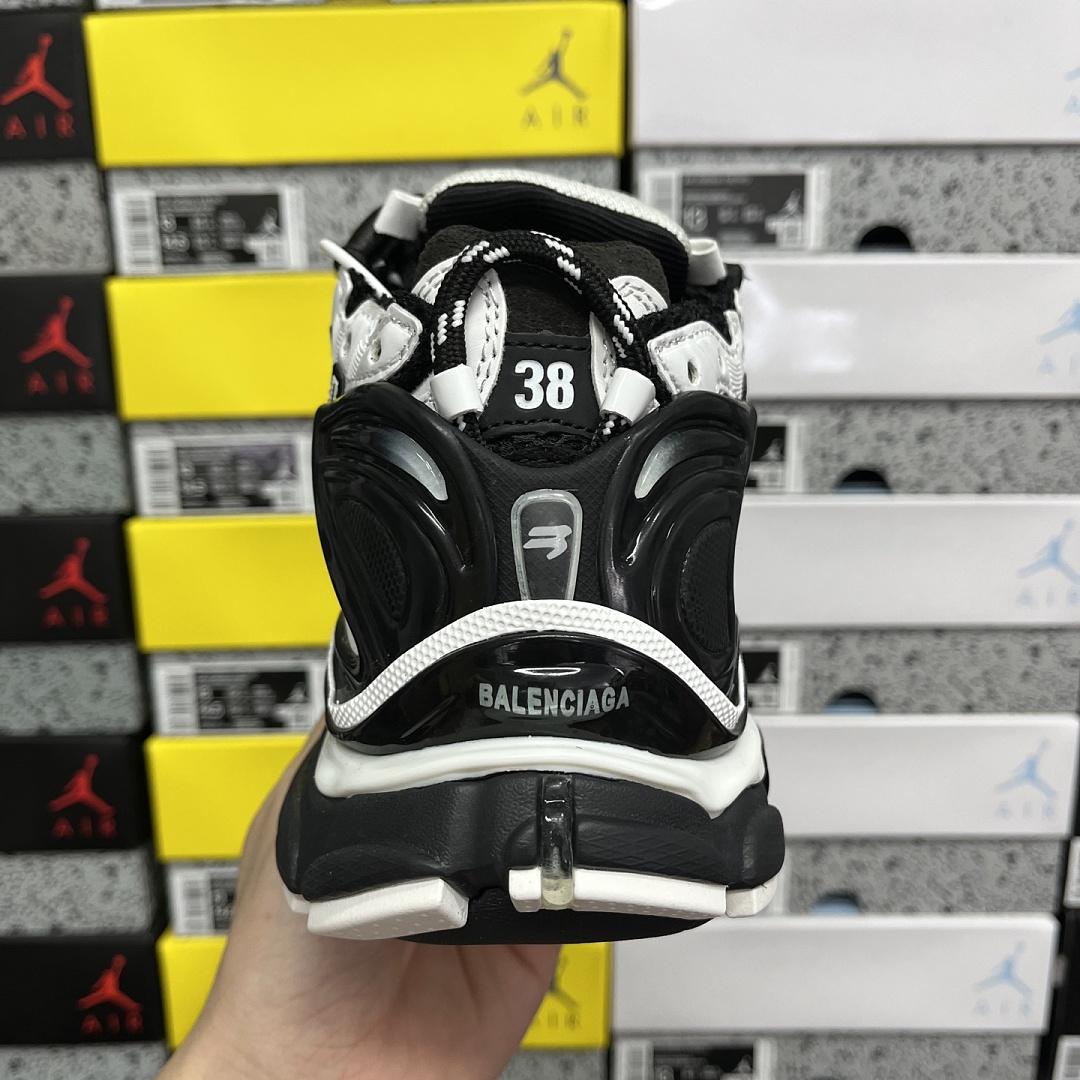 Balenciaga BLCG Runner 7 Gen - Image 10