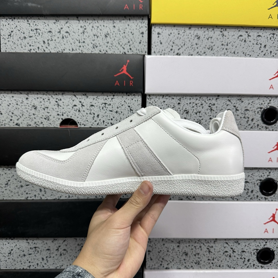 On Running Maison Margiela Replica Off White 101 Grey (Light Suede) - Image 2