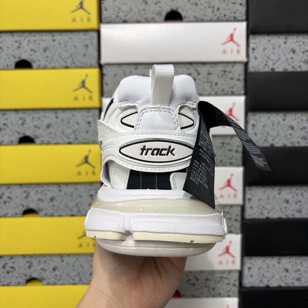 Balenciaga BLCG Track 3.0 - Image 6
