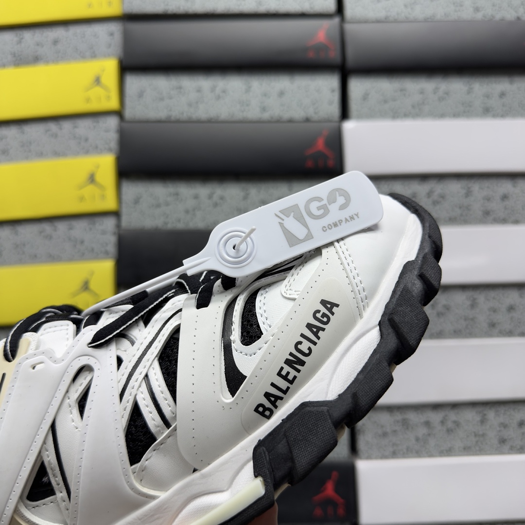 Balenciaga BLCG Track 4162 (Black White) - Image 4