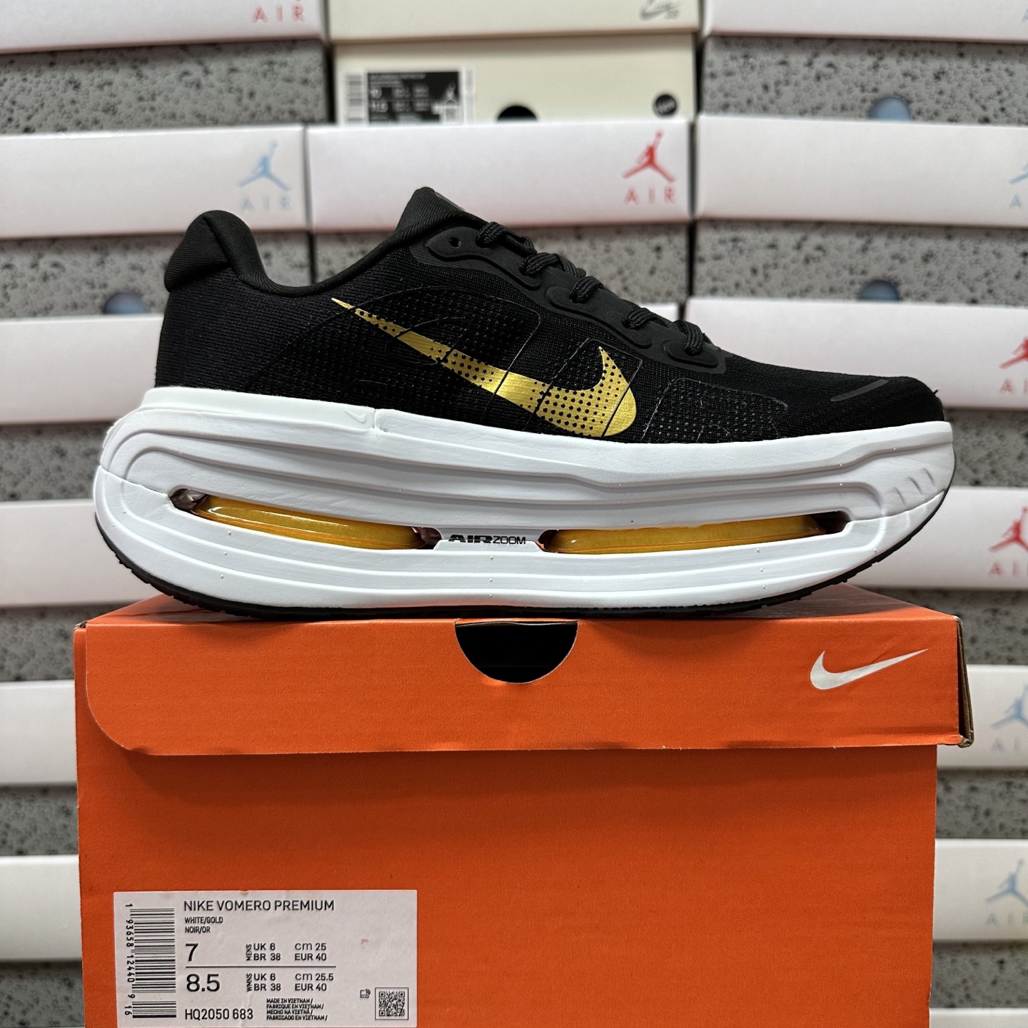 Nike Vomero Premium HQ2050-683 - Image 11