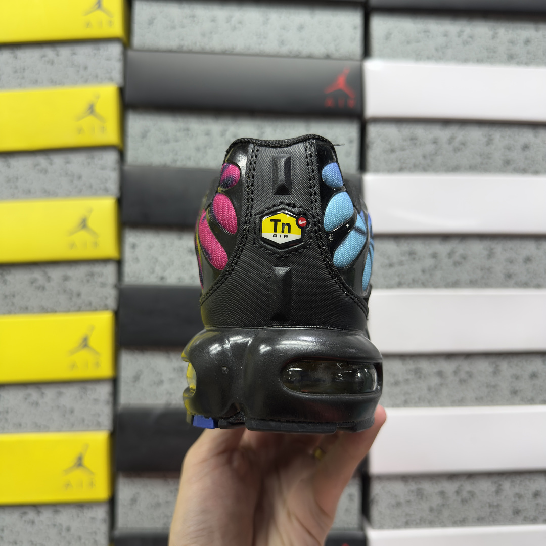 Nike Air Max Plus - Image 9