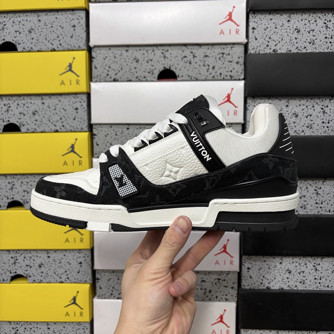 Louis Vuitton Trainer - Image 8