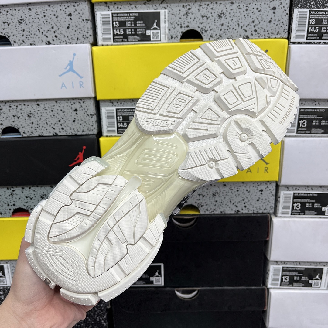 Balenciaga BLCG Runner 7.0 - Image 10