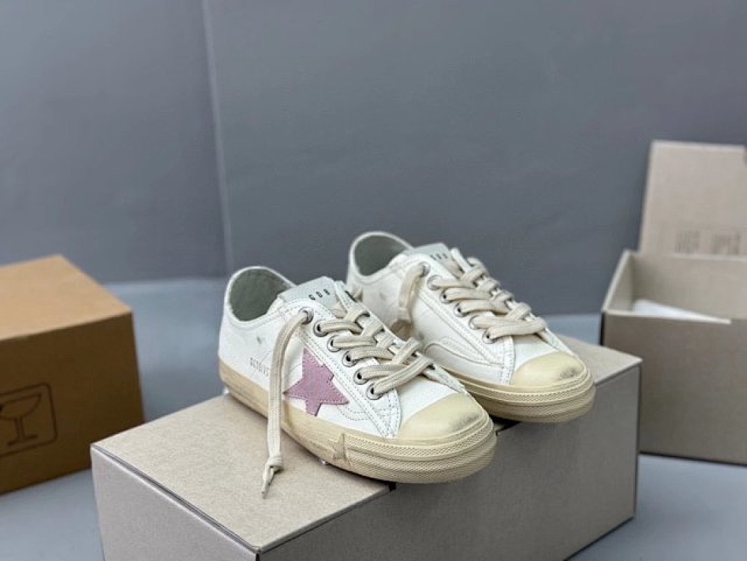 Golden Goose Deluxe Brand White Leather Pink Star