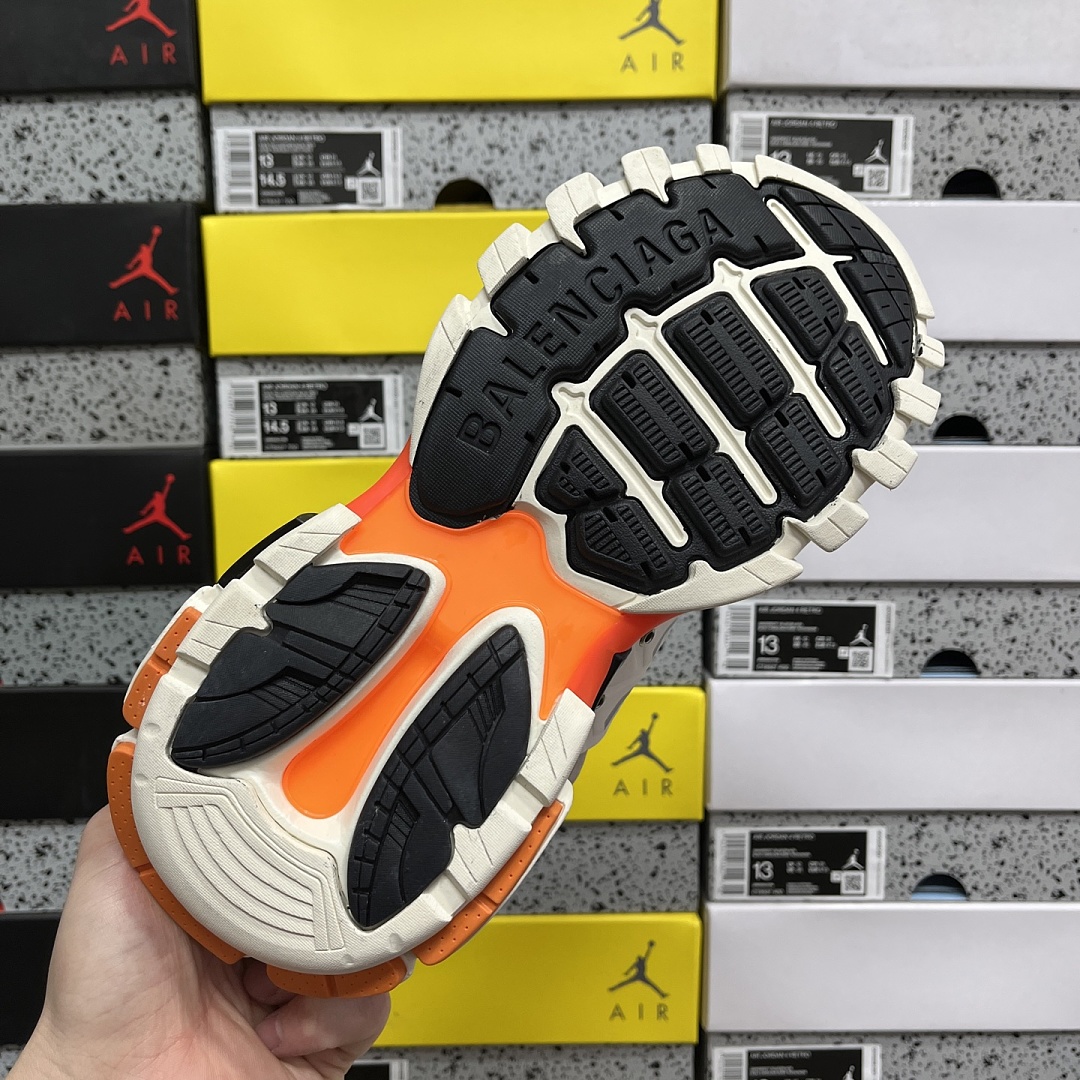 Balenciaga BLCG Track 3.0 - Image 10
